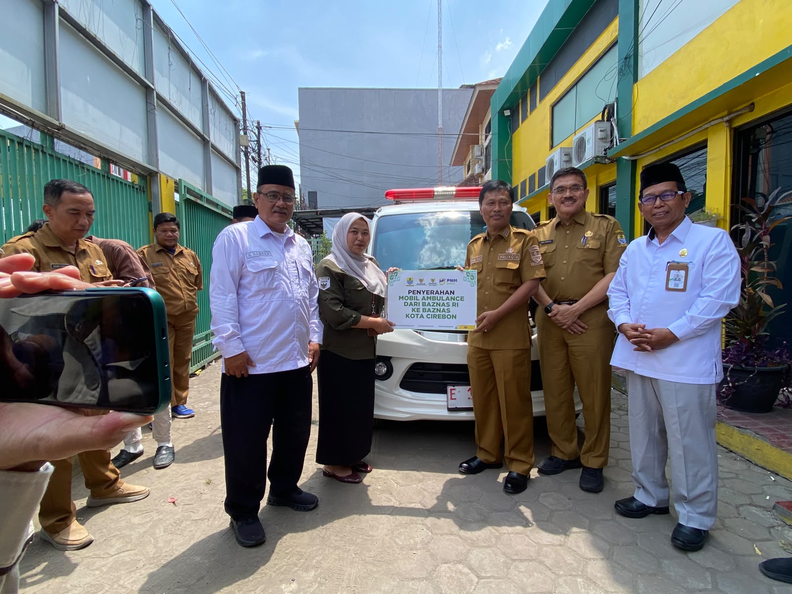 Baznas Kota Cirebon Terima Ambulans PNM Peduli, Siap Perkuat Layanan Kemanusiaan untuk Warga