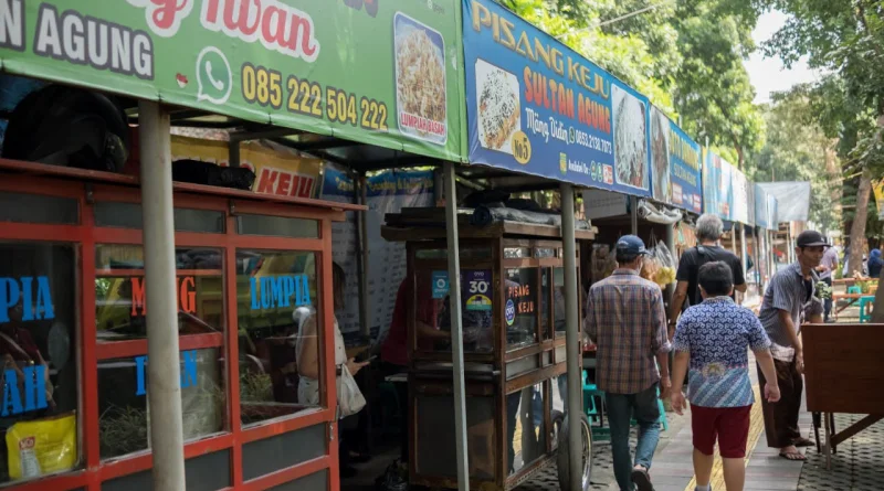 Pemkot Bandung Dorong Sertifikasi Halal untuk PKL, Farhan Sebut Kunci Daya Saing Produk Lokal