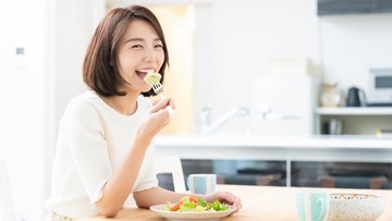 Jadwal Makan Sehat vs Tak Sehat: 3 Aturan Dokter Gizi untuk Ibu Muda