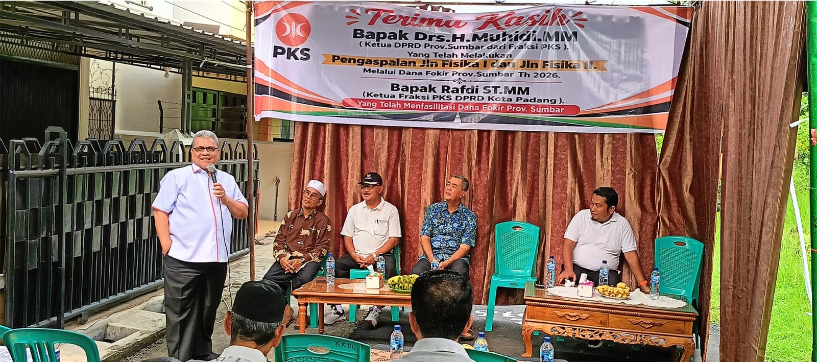 Jalan Fisika I dan II Limau Manis Selatan Kini Beraspal, Warga Kompleks Unand Gelar Syukuran