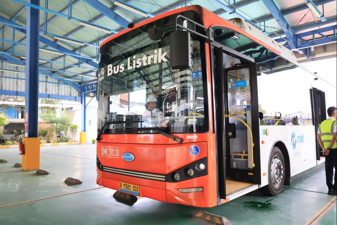 Wali Kota Serang Budi Rustandi Ikut Uji Coba Bus Listrik DAMRI di Terminal Pakupatan Mulai Hari Ini