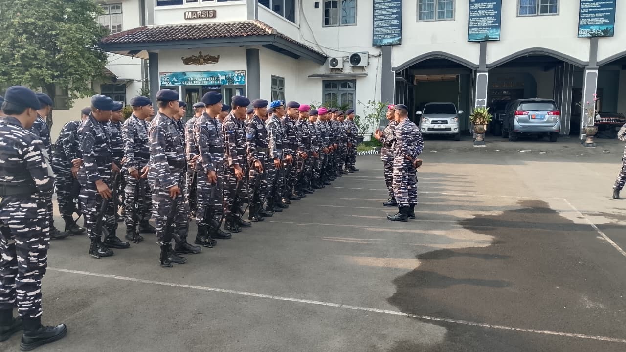 Jelang Uji Terampil Glagaspur P1/P2, Prajurit Lanal Tegal Digembleng Latihan PBB di Mako