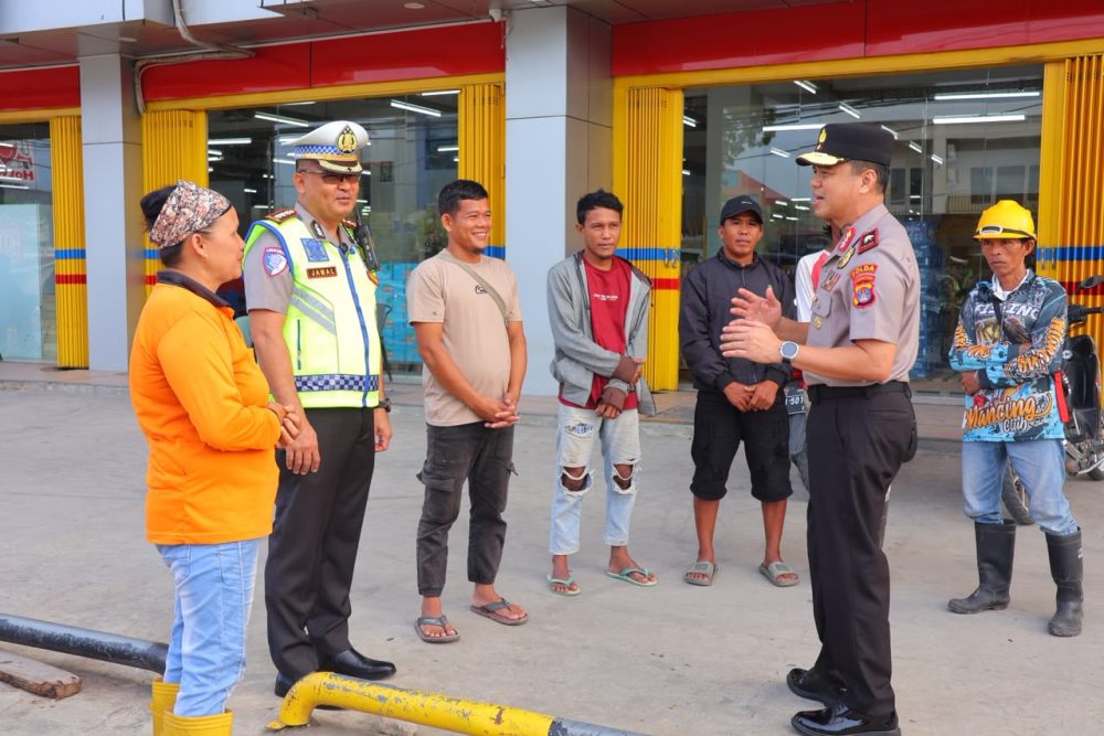 Kapolda Kaltara Cek Personel Gatur Pagi di Simpang Unikal, Minta Warga Laporkan Polisi Nakal Langsung ke Dirinya