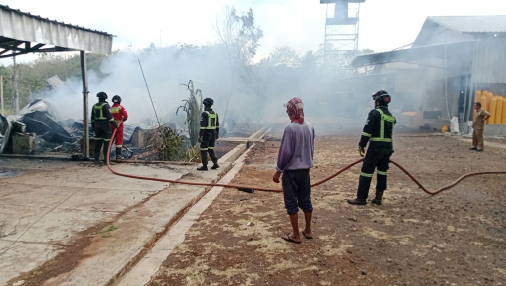 Kandang Ayam di Luragung Kuningan Ludes Terbakar, 4 Motor Hangus dan Kerugian Rp 93,2 Juta