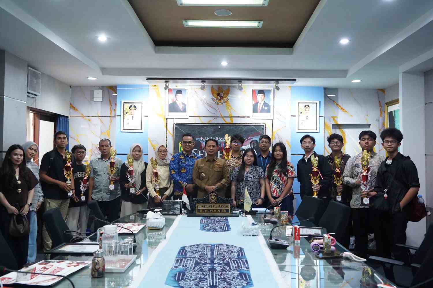 Wali Kota Banjarmasin Serahkan Hadiah Lomba Foto dan Video HUT ke-500, Minta Maaf Puncak Perayaan Tak Digelar