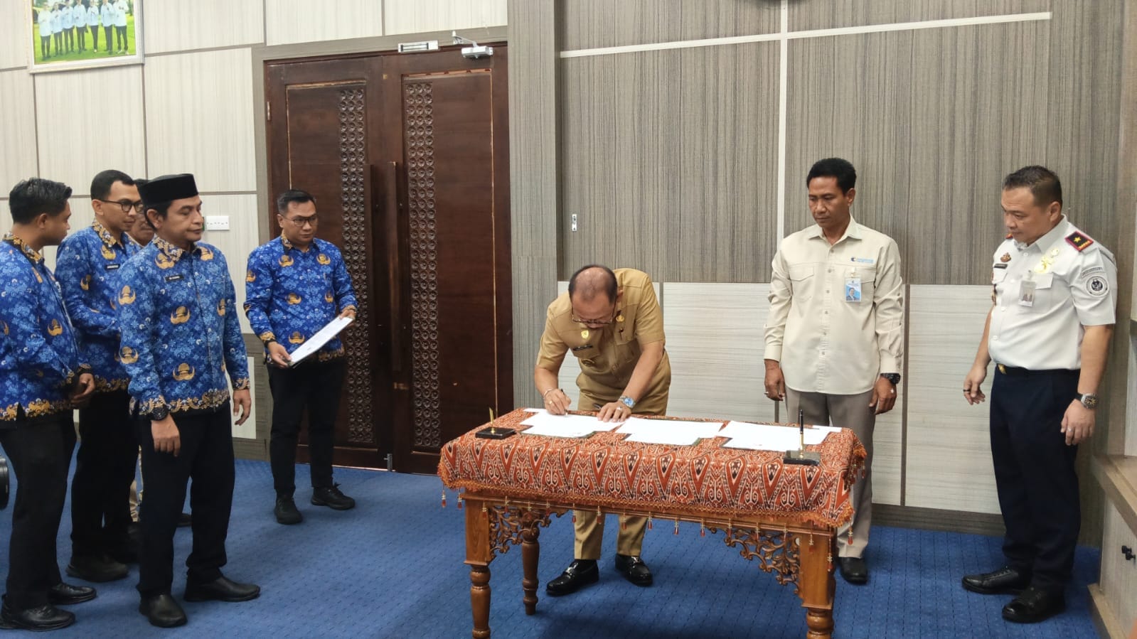 Gubernur Sulbar Suhardi Duka Teken NPHD Hibah Tanah untuk Kementerian HAM dan Imigrasi di Mamuju