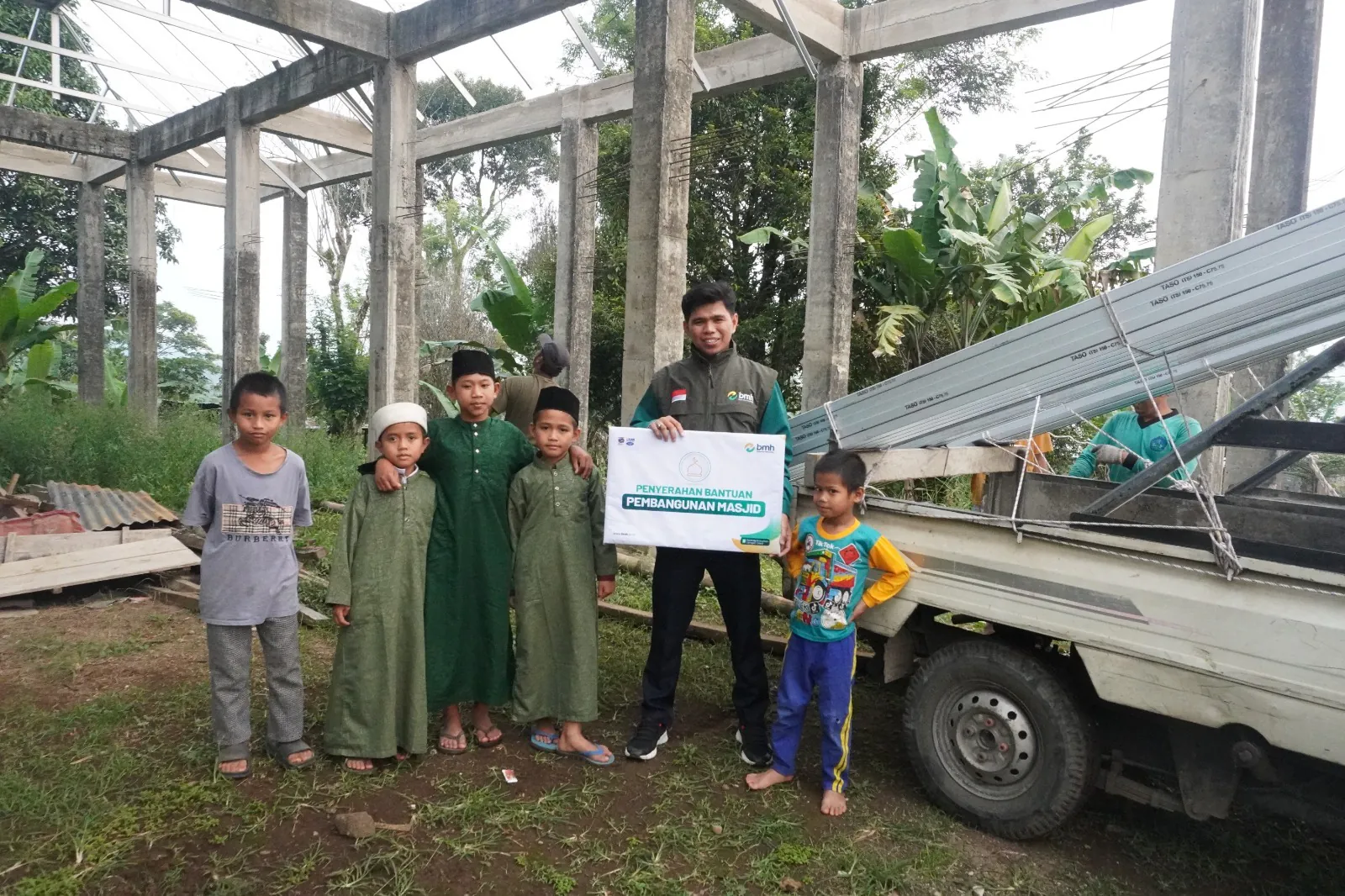 LAZNAS BMH Bengkulu Salurkan Material Bangun Masjid Panti Asuhan Al Kahfi Kepahiang, 150 Santri Jadi Penerima Manfaat
