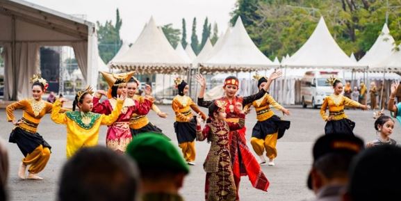 Lapangan Dr. Murdjani Banjarbaru Jadi Panggung Parade Senja Oktober, Ratusan Pemuda Tampil di Depan Warga