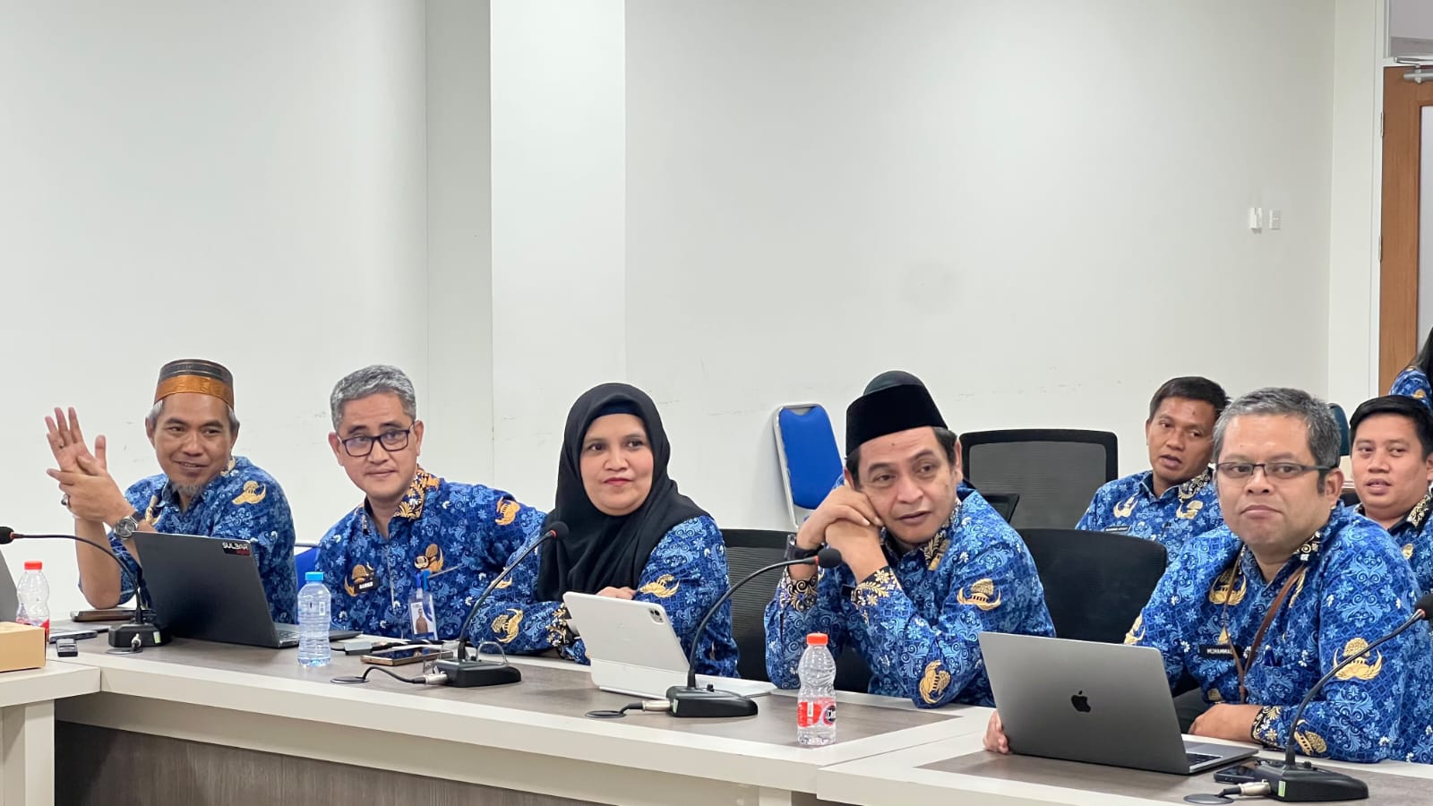 BPKAD Sulbar dan Komisi II DPRD Bahas Ranperda APBD 2027, Minta Data PAD per Oktober 2026