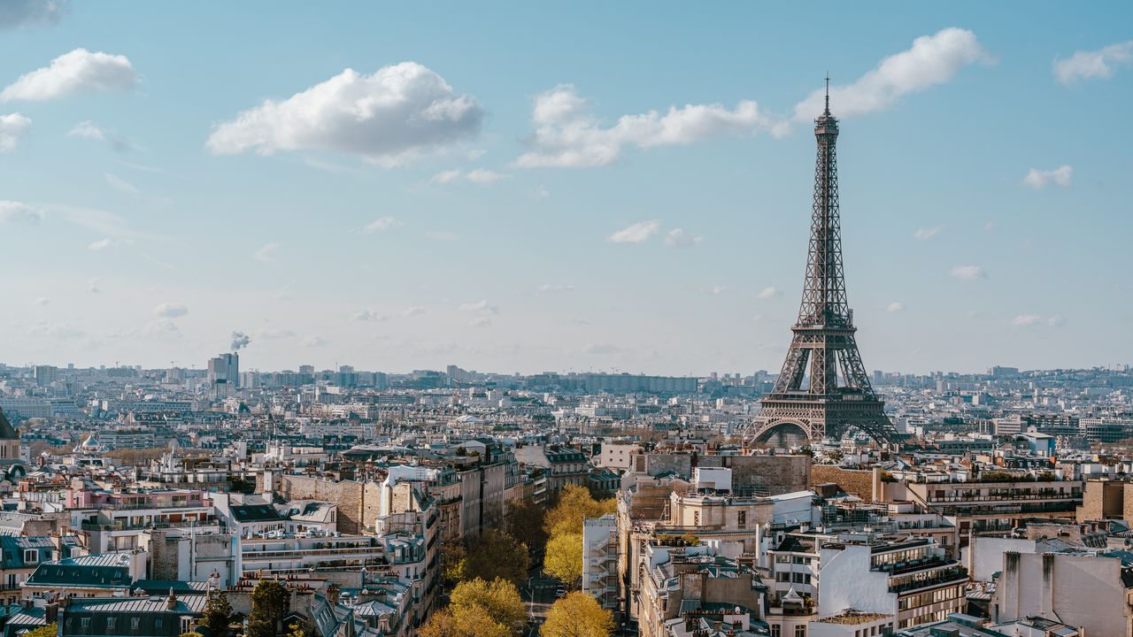 Paris Masih Aman Dikunjungi Saat Demo Prancis? Ini Panduan Wisatanya