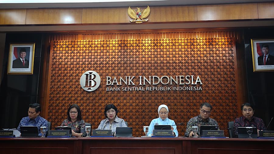 Konsensus 34 Ekonom: BI Rate Tetap 5,75%, Rupiah di Rp18.000 per Dolar