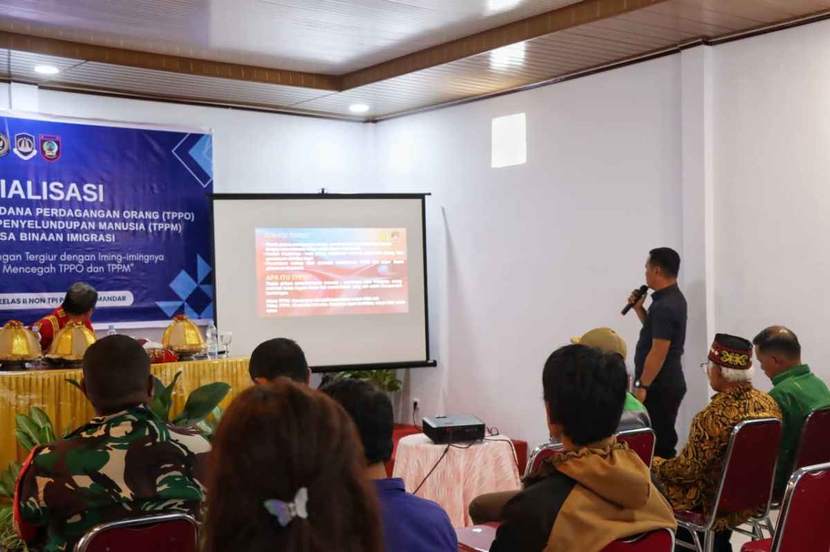 Kanim Polewali Mandar Edukasi Warga Desa Osango Mamasa soal Modus TPPO dan Penyelundupan Manusia