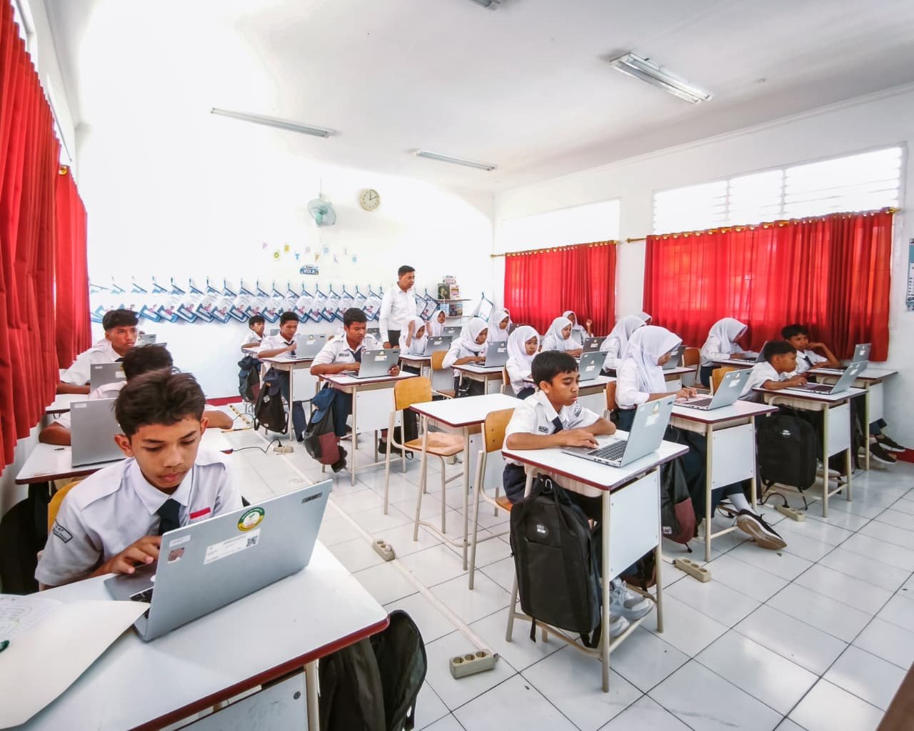 Sekolah Rakyat SRMP 18 Lombok Barat Kembalikan 3 Siswa Putus Sekolah ke Bangku Kelas, Satu Lolos Pencak Silat Nasional