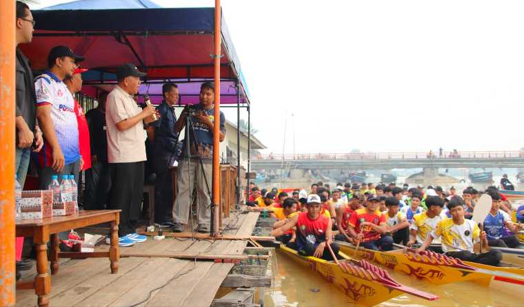 42 Tim Sampan Bidar se-Kalimantan Barat Berlomba di Mempawah, Sambas Sapu Juara I-IV dan Bawa Pulang Piala PODSI