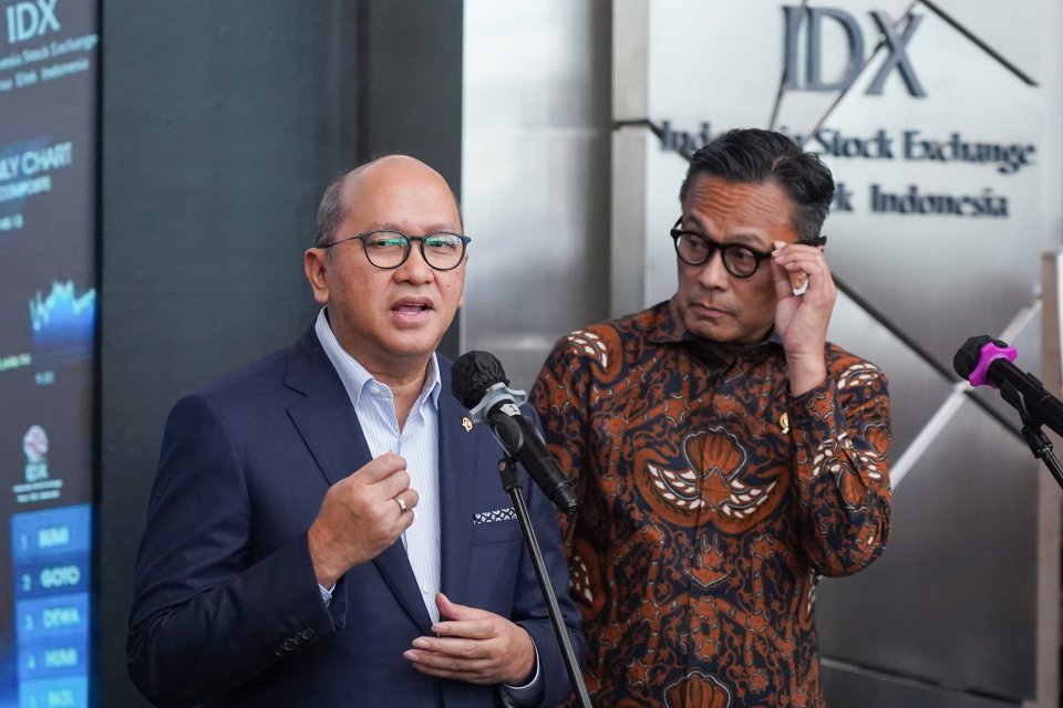 Danantara Siap Tambah Kepemilikan Saham BUMN Usai IHSG Anjlok ke 4.996