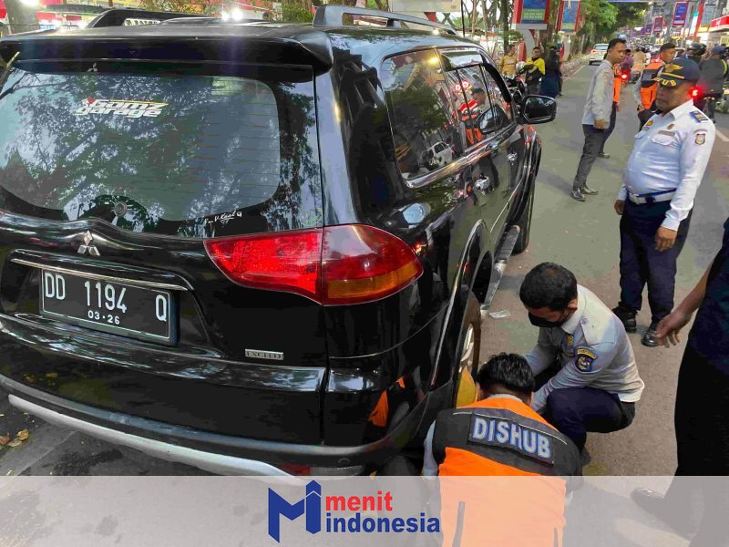 Dishub Makassar Gembok dan Tilang 589 Kendaraan Parkir Liar Sepanjang Januari–September 2026