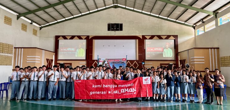 Honda Babel Tanamkan Budaya #Cari_Aman ke Pelajar SMA Santo Yosef Pangkalpinang Lewat Edukasi Safety Riding