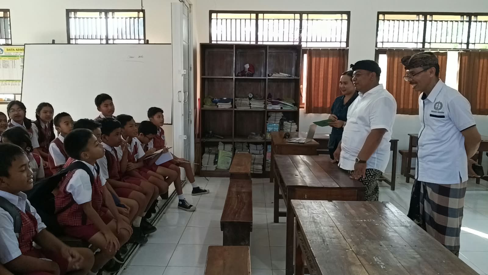 Sekda Gianyar Tinjau Revitalisasi Rp 2 Miliar di SDN 3 Taro, 131 Sekolah di Gianyar Masuk Sasaran APBD 2026