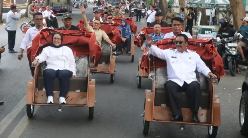 100 Unit Becak Listrik Bantuan Presiden Diserahkan ke Penarik Becak Sukabumi, Bupati Asep Japar Ingatkan Tak Boleh Dijual