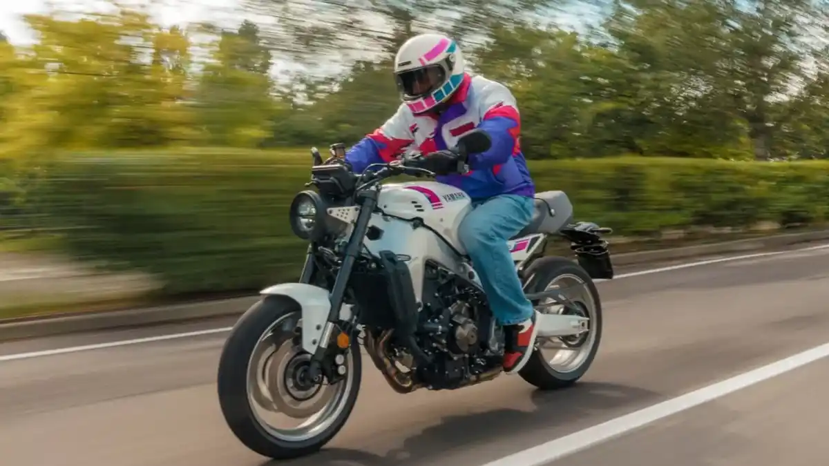 Yamaha XSR900 2027 Resmi Meluncur untuk Eropa, Warna Neon White Terinspirasi YZF750R