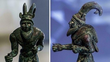 Arkeolog Temukan Artefak Kuno Misterius, dari Ukiran hingga Helm Perang