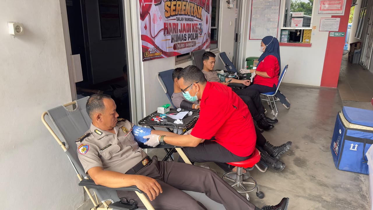 Humas Polres Bangka Kumpulkan 15 Kantong Darah di HUT Humas Polri ke-75, Serahkan ke PMI Bangka