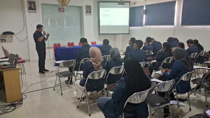 Politeknik AKBARA Bekali 73 Calon Wisudawan Solo, Tekankan Adaptasi dan Etika Profesi Sebelum Wisuda ke-8