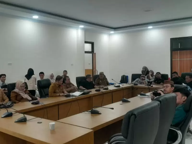 DPRD Bone Bolango dan TAPD Rapat Malam Bahas Tindak Lanjut Evaluasi Gubernur terhadap Perubahan APBD 2026