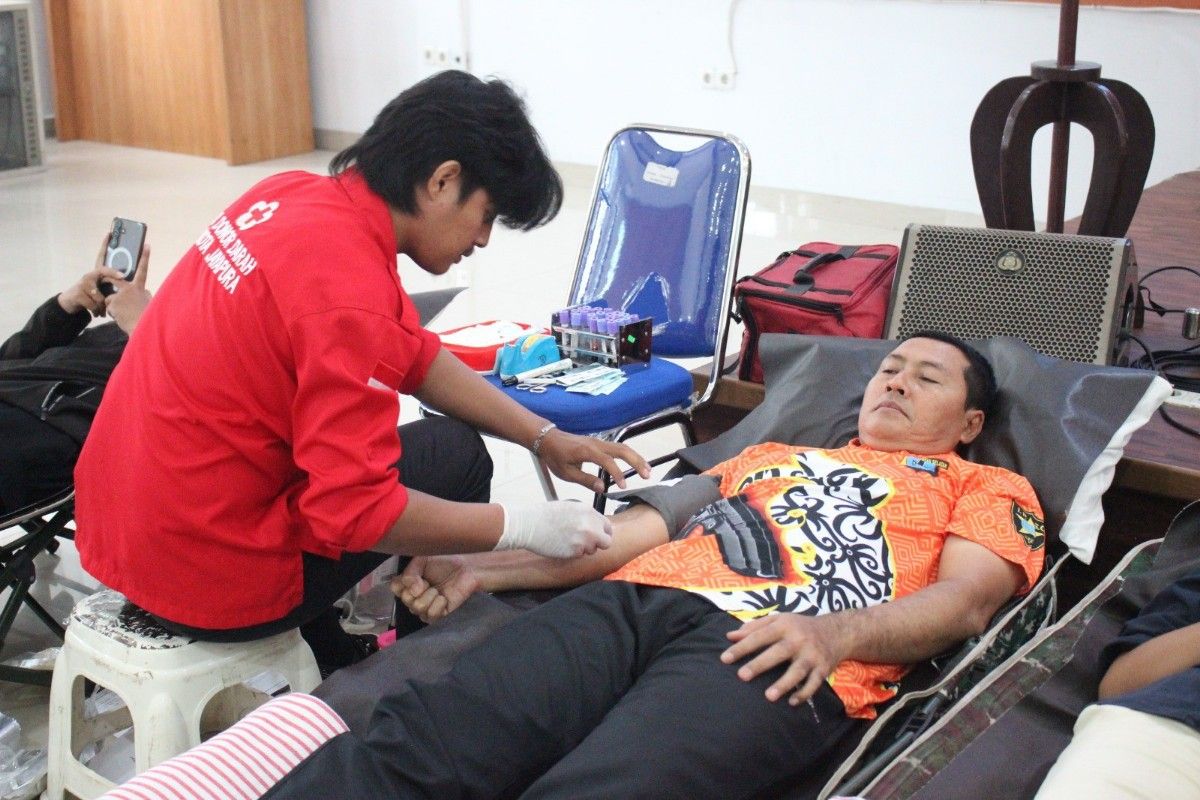 Humas Polda Papua dan PMI Kota Jayapura Kumpulkan 84 Kantong Darah Menjelang HUT Humas Polri ke-75