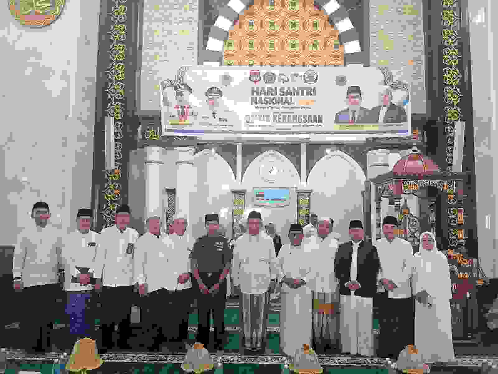 Wabup Banggai Hadiri Zikir Kebangsaan Hari Santri di Masjid Agung An-Nur Luwuk, Ajak Ulama Bangun Moral Daerah