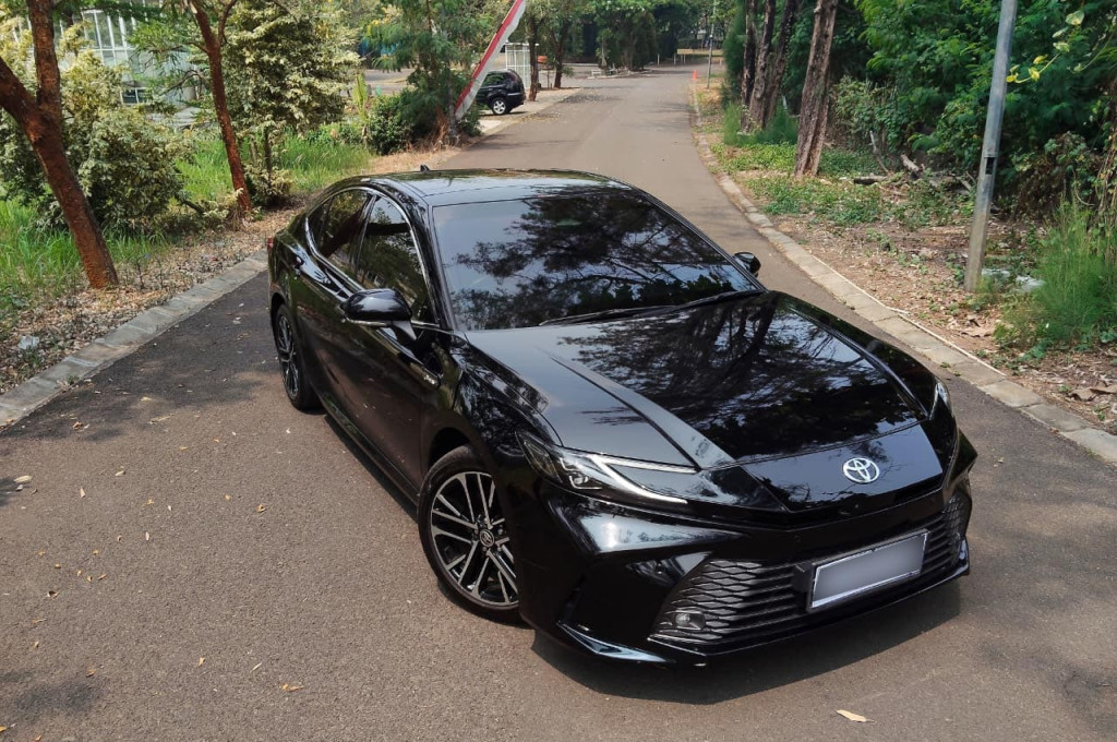 Test Drive Toyota Camry Hybrid 2026: Mesin 2.500 cc, Konsumsi BBM 19,8 Km/Liter
