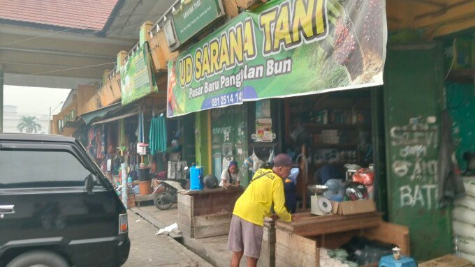 Kabut Asap Karhutla dan Gempuran Belanja Online Tekan Omzet Pedagang Pasar Indra Sari Kobar