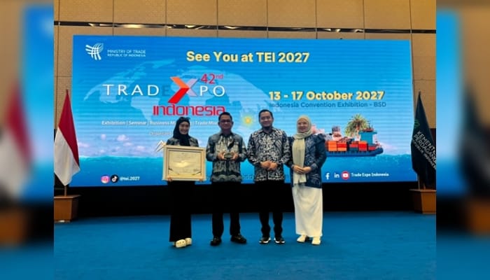 Pemprov Kalsel Raih Predikat Terbaik Inovasi Layanan Ekspor di IPSKA Awards 2026, Gubernur Muhidin Terima Langsung dari Mendag