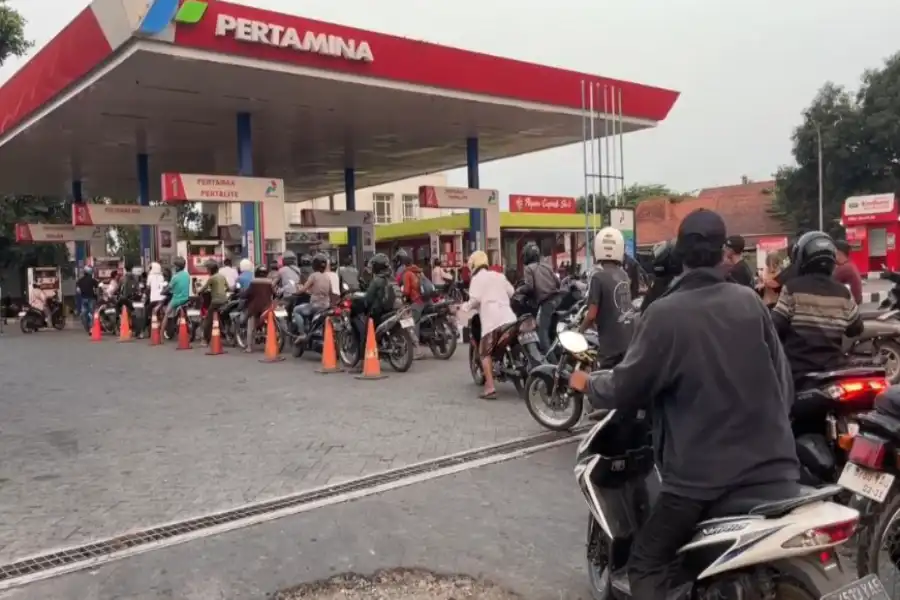 Antrean Pertalite di Lumajang Mengular, Kuota Subsidi Tak Dikurangi