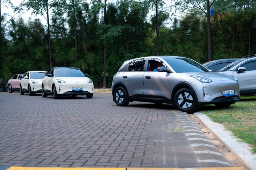 Geely EX2 Baru Enam Hari Sudah Mogok Isi Daya, Pemilik Somasi Diler