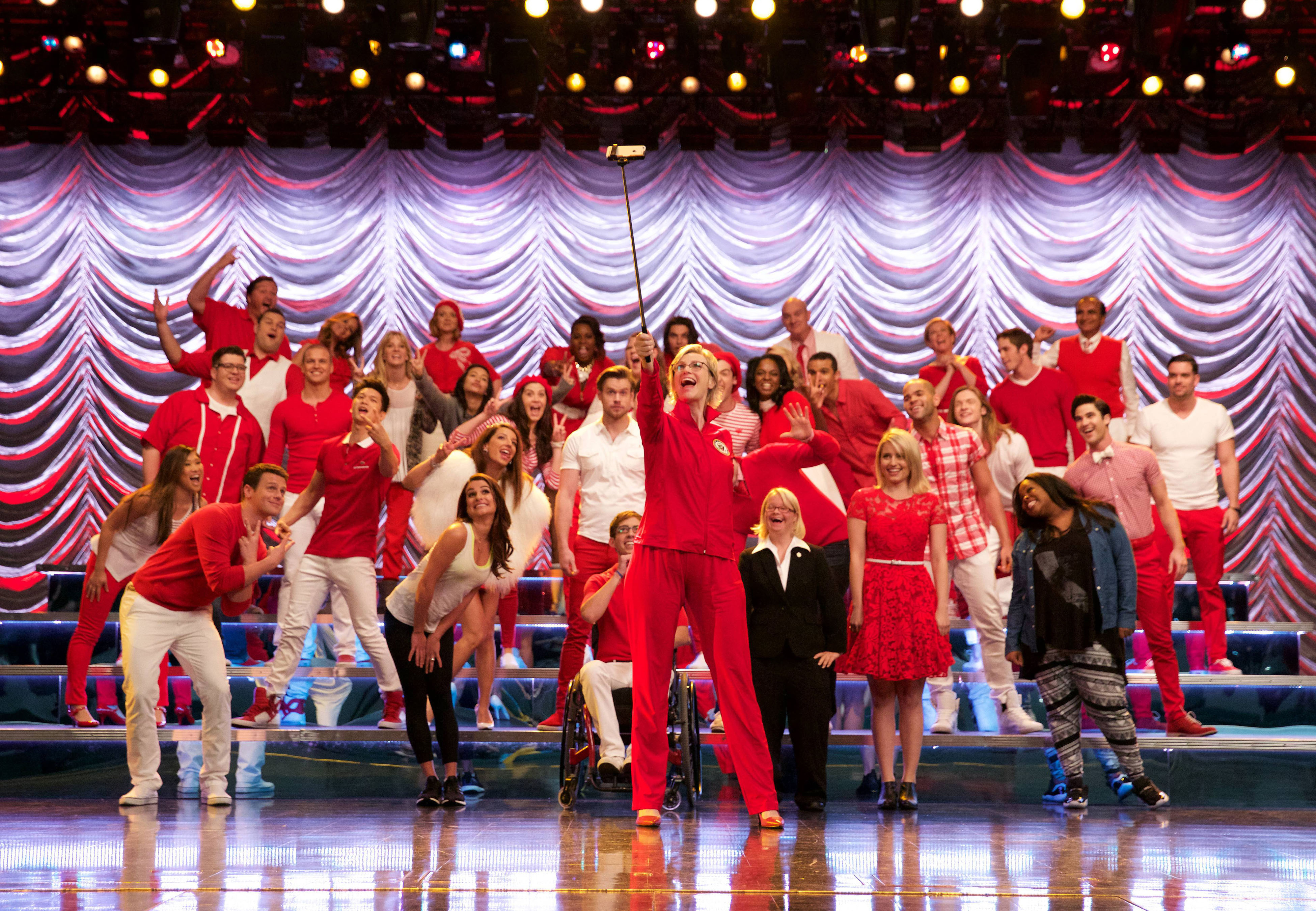 Glee Reboot Resmi Dipesan Disney+ dan Hulu, Ryan Murphy Siapkan Naskahnya
