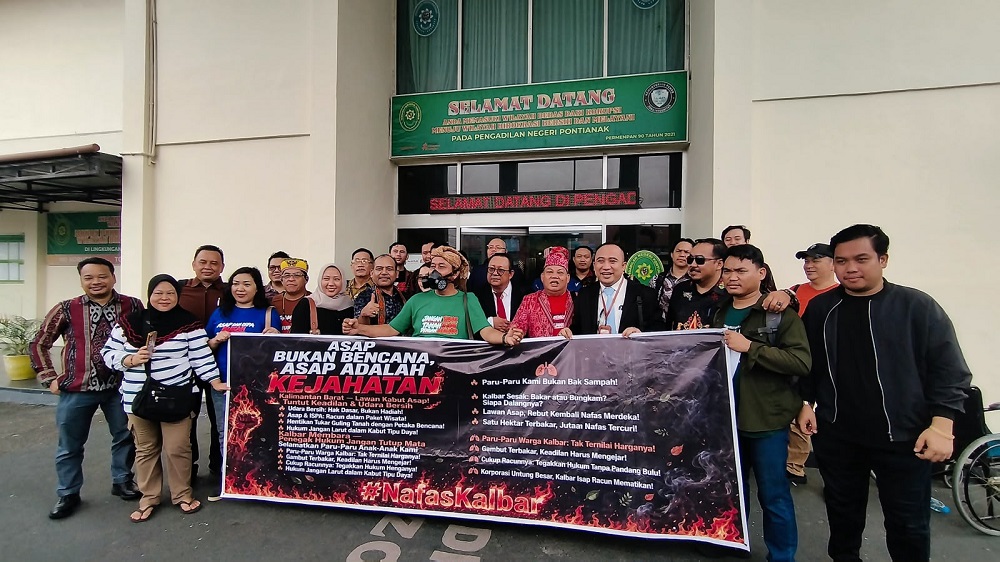 Aliansi Nafas Kalbar Gugat Presiden hingga 14 Bupati-Wali Kota soal Karhutla, Sidang Lanjut 21 Oktober