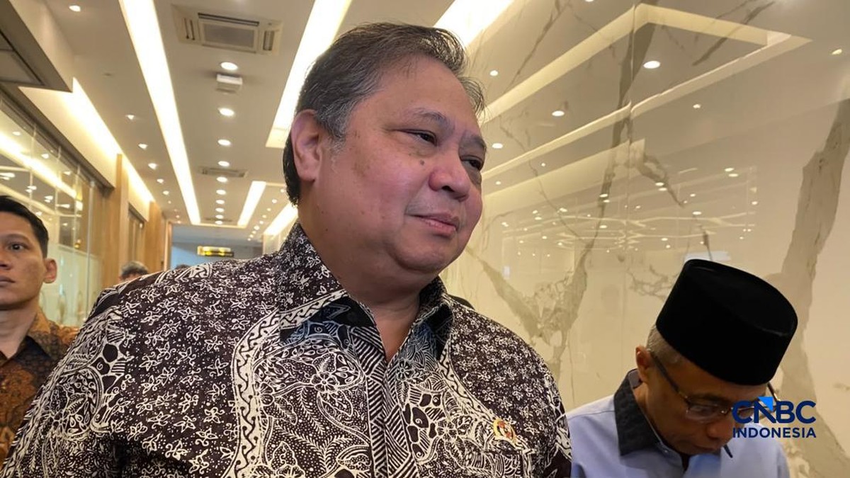 Airlangga Bantah Bagi-Bagi HP Gratis, Rekening Bansos Digital Jalan Kuartal IV 2026