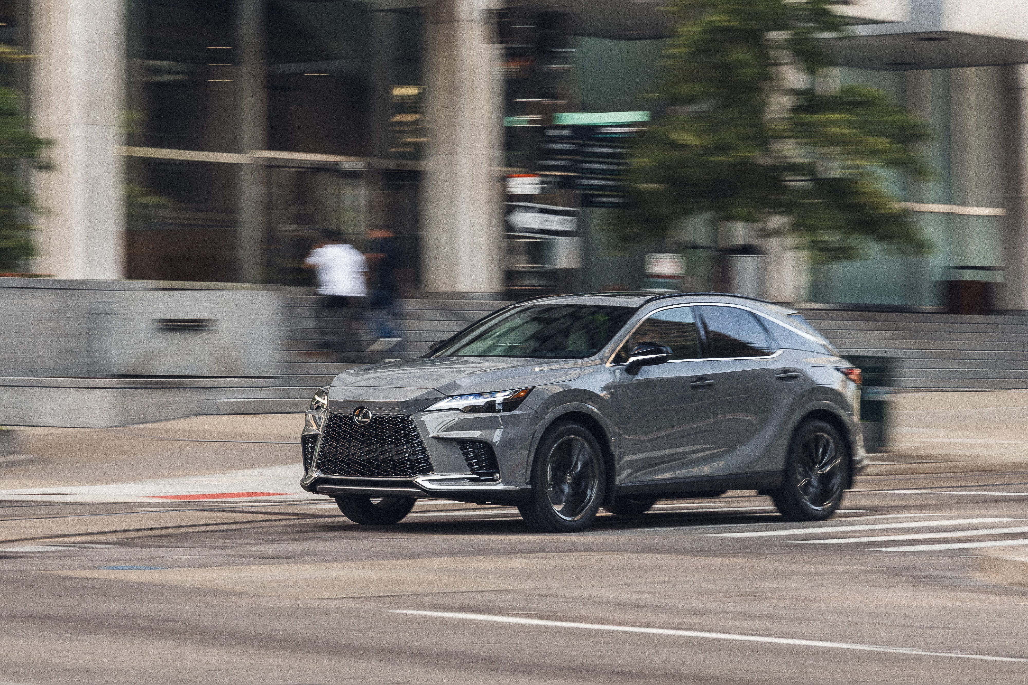 Lexus RX Hybrid 2027: Varian Basis Dihapus, Harga Masuk Naik