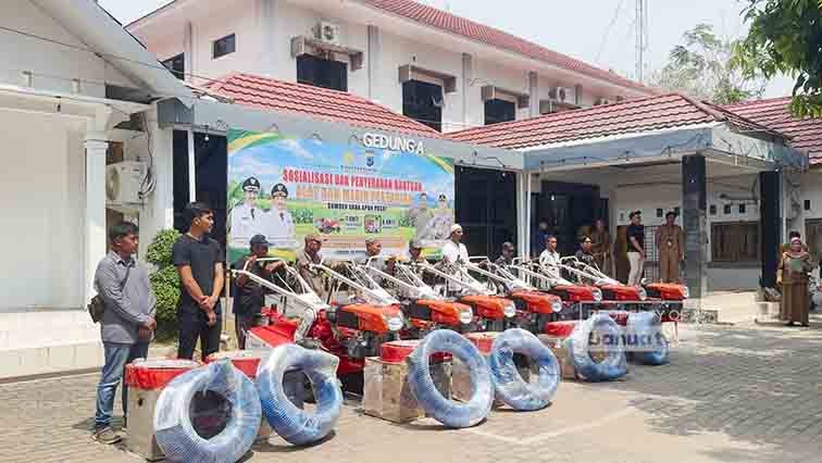 Pemkab Banjar dan Polres Serahkan Alsintan Jagung ke Petani di 6 Kecamatan, Targetkan Produksi Naik Berkelanjutan