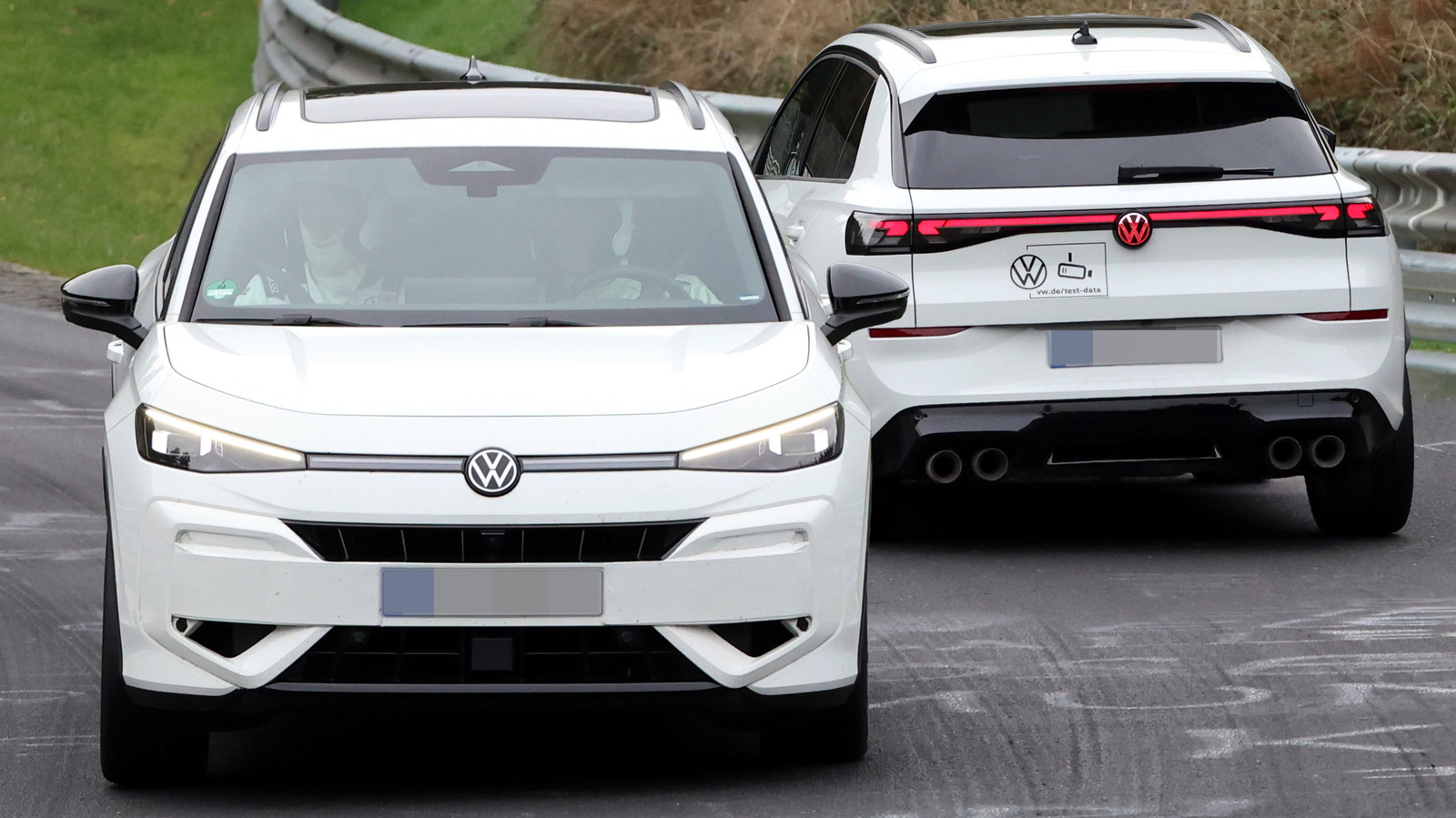 VW T-Roc R Generasi Baru Tertangkap di Nürburgring Tanpa Kamuflase