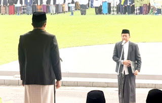 Wagub Sumbar Vasko Ruseimy Pimpin Upacara Hari Santri 2026, Prof. Ganefri Bacakan Resolusi Jihad di Halaman Kantor Gubernur