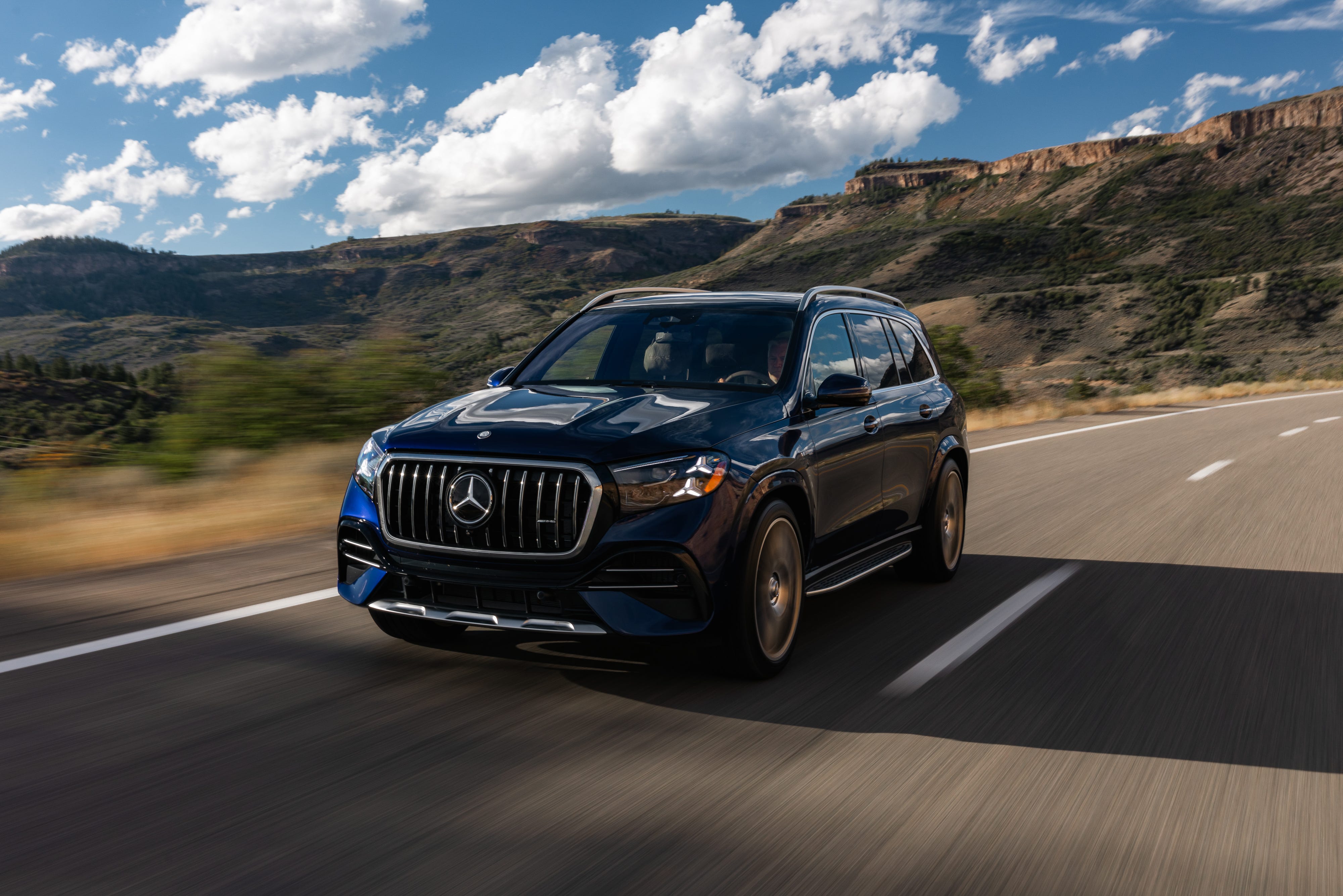 Foto Mercedes-AMG GLS63 2027: Tampilan Eksterior dan Interior dari Berbagai Sudut