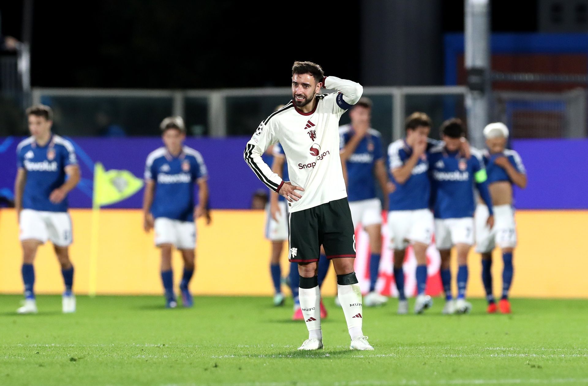 Bruno Fernandes Sindir Taktik Carrick Usai Man United Dibantai Como 4-1