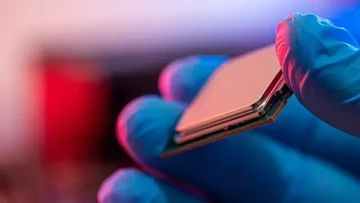 RI 100% Impor Semikonduktor, Mendiktisaintek Dorong Peruri Bangun Industri Chip