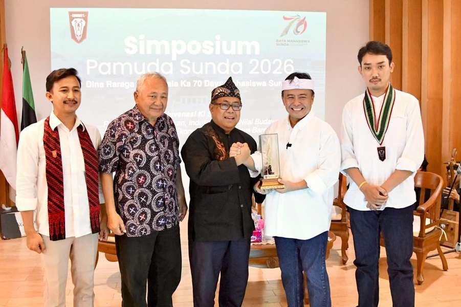 Sekda Jabar Herman Suryatman Dorong Pemuda Sunda Berdaya di Pendidikan dan Ekonomi Lewat Simposium di Unpad