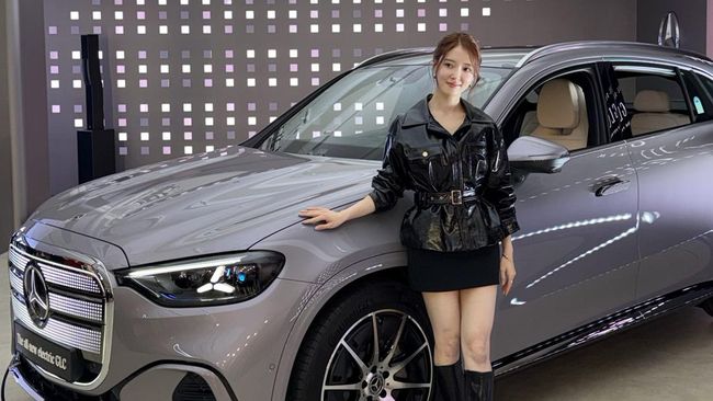 Lee Se Young Hadiri Peluncuran Mobil Listrik Mercedes-Benz di Seoul dengan Gaya Edgy Serba Hitam