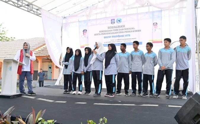 Wagub NTB Indah Dhamayanti Putri Edukasi Ratusan Siswa SMKN 1 Taliwang soal Bahaya Kekerasan Anak dan Nikah Dini