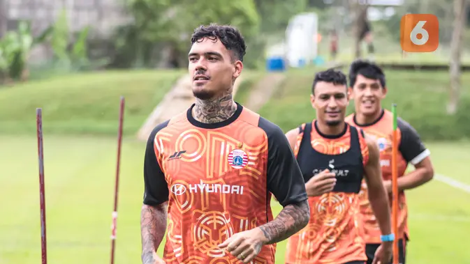 Shin Tae-yong Ungkap Alasan Shayne Pattynama Belum Debut di Persija