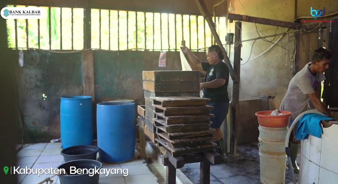 Perajin Tahu Bengkayang Wahyudin Naikkan Produksi 25 Kali Lipat Berkat KUR Bank Kalbar